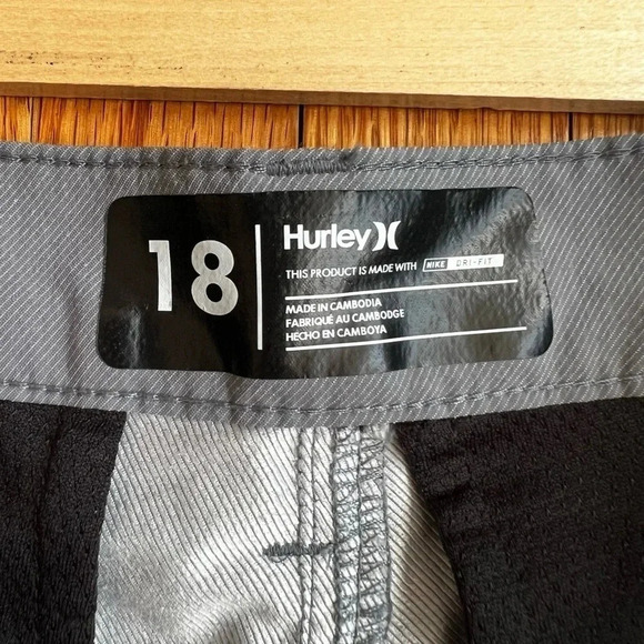 Hurley shorts made with Nike DryFit - Picture 2 of 5
